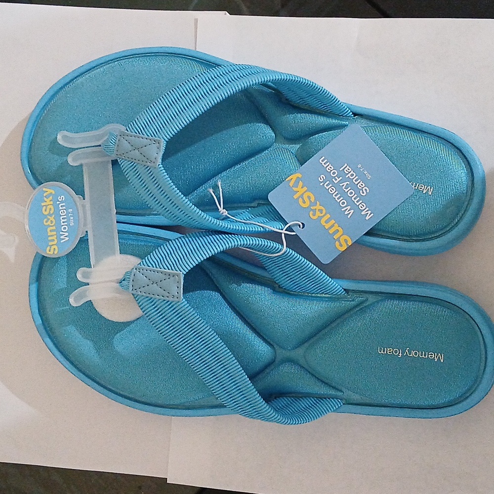NWT sun & sky women's memory foam sandals, tea, in between toe